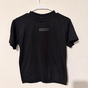Essentials Fear Of God Women’s XS Black Short Sleeve Tshirt Like New, Stretchy